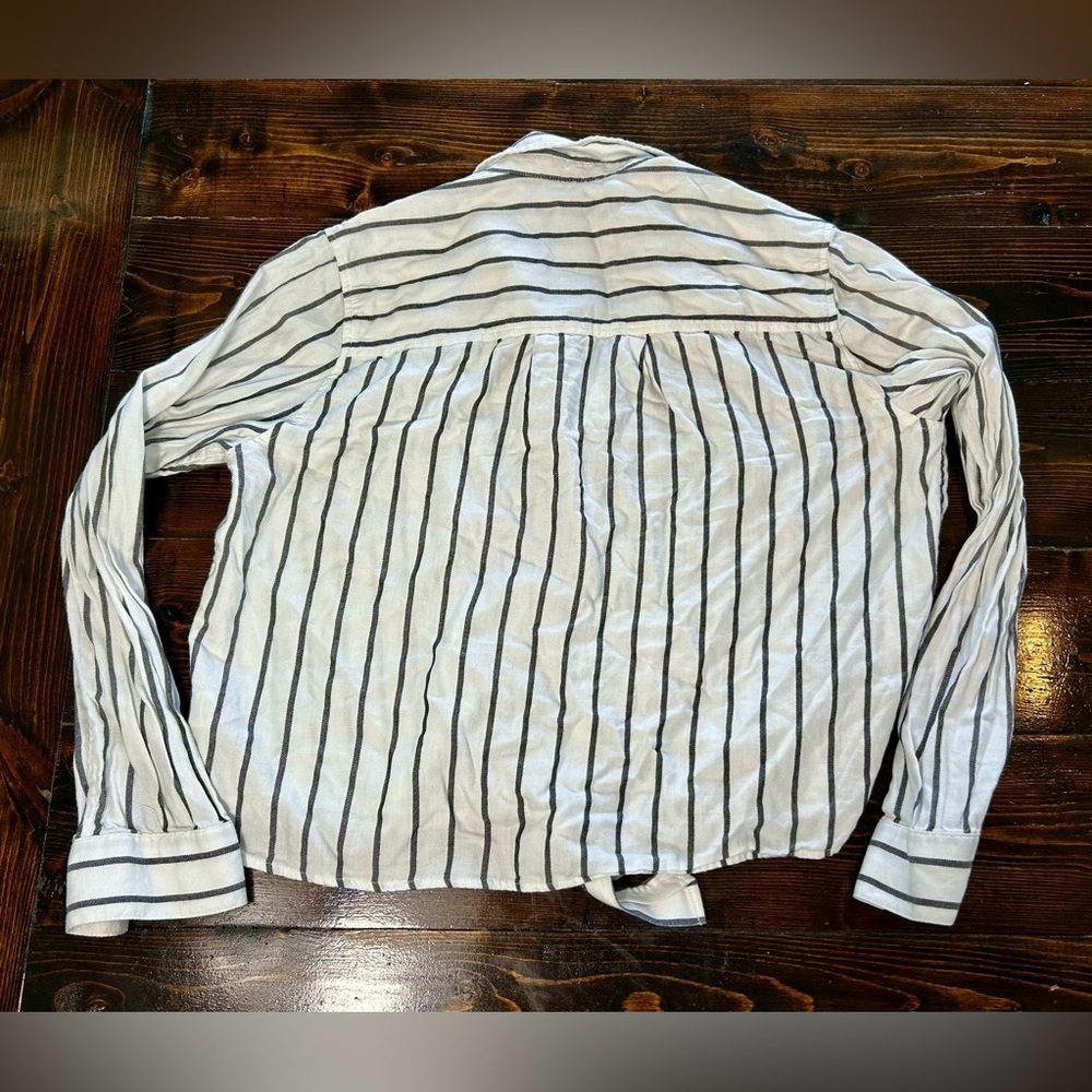 Rails Val storm stripe tie front shirt size large - Picture 6 of 8